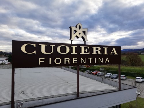 cuoieria insegna bifacciale laboratorio